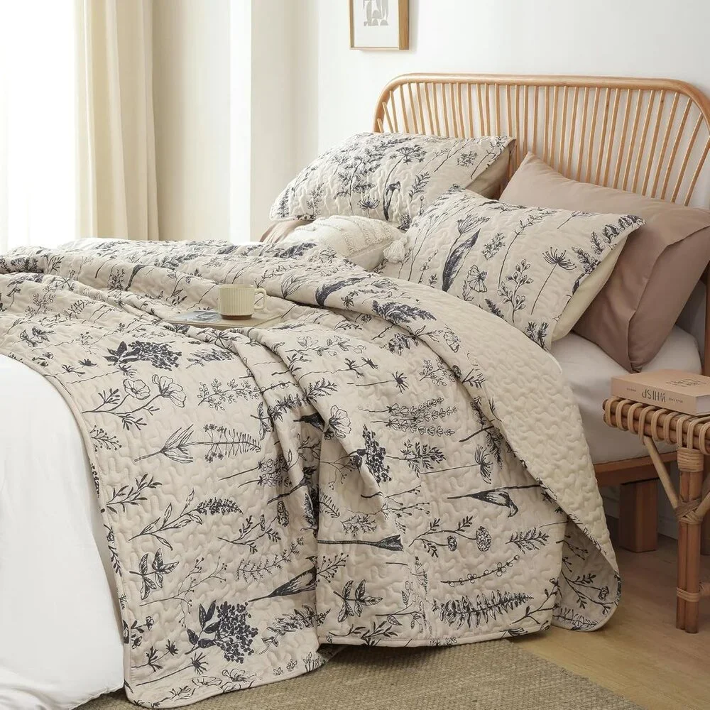 New Quilts Queen Size Beige Quilt Botanical with Floral Pattern Microfiber